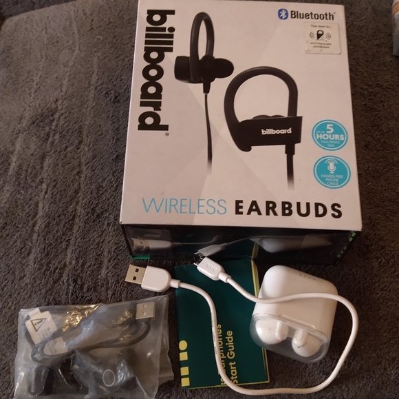 3 sets Bluetooth Earphones $10 a set. - Picture 11 of 11